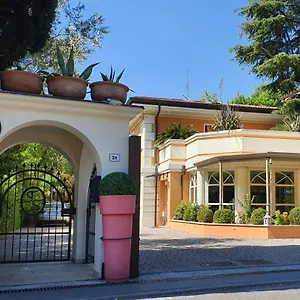 la-villa-desenzano-rooms.it-lombardy.com/