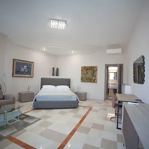 https://cadorna-house.it-lombardy.com